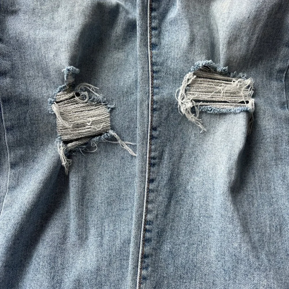 Levis Wedgie Straight Leg Distressed High-Waisted Jeans Womens Size 31X30